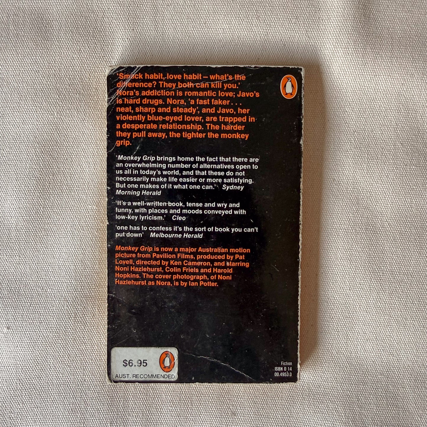 Monkey Grip - Helen Garner